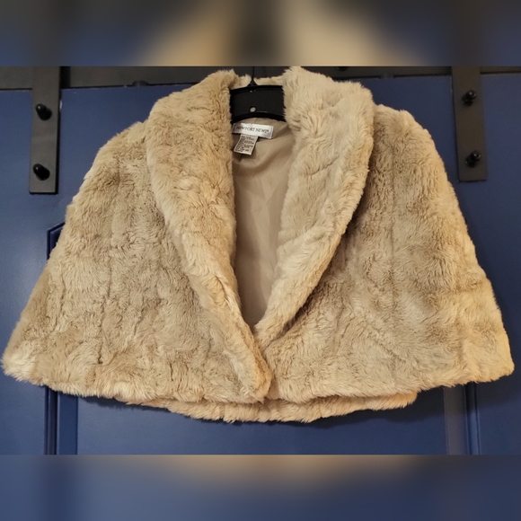 Faux Fur Shawl - Picture 1 of 6